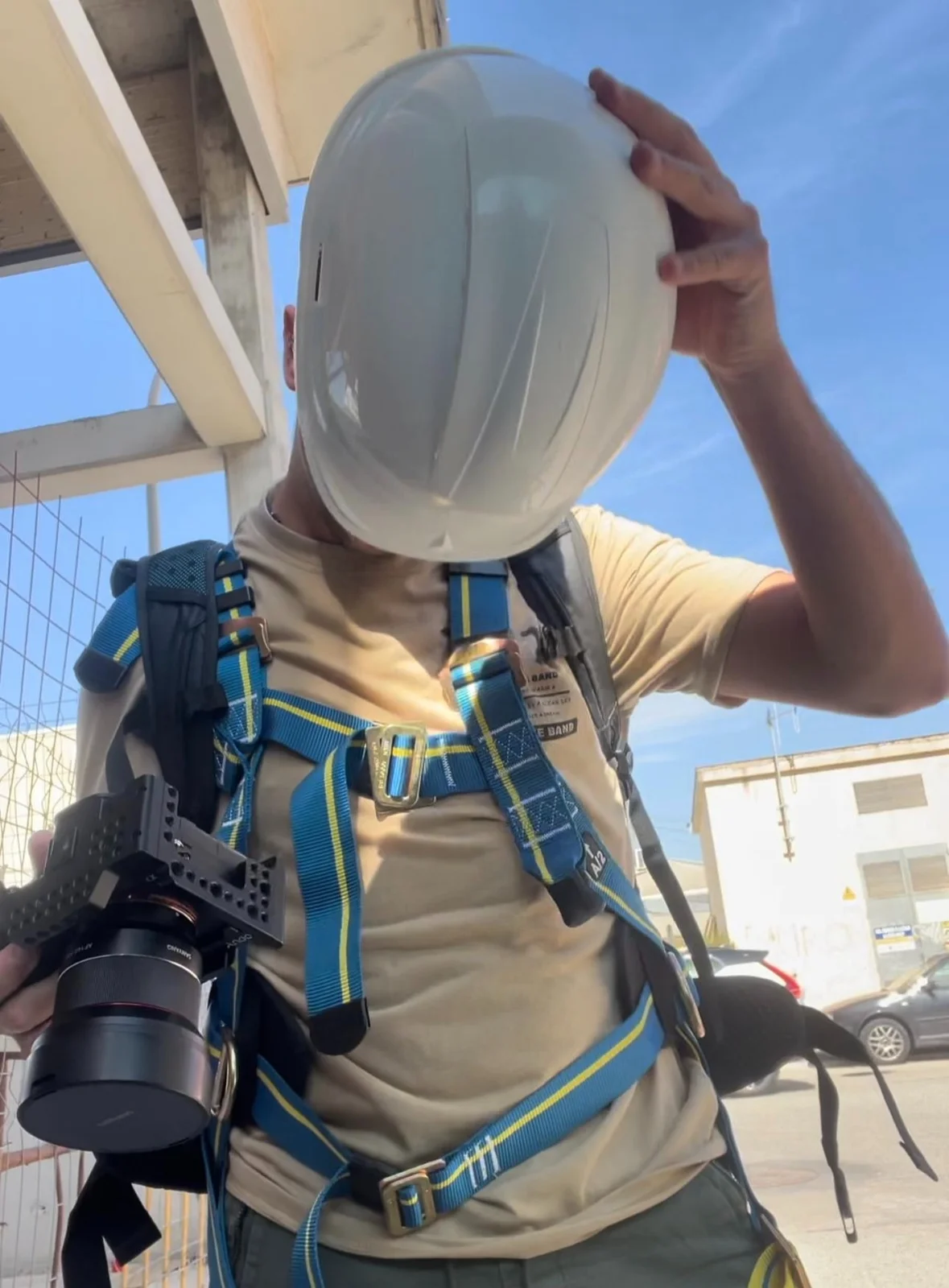 Arneses de seguridad en Vaya Plano para la grabación de placas solares de la empresa Ecovergy.