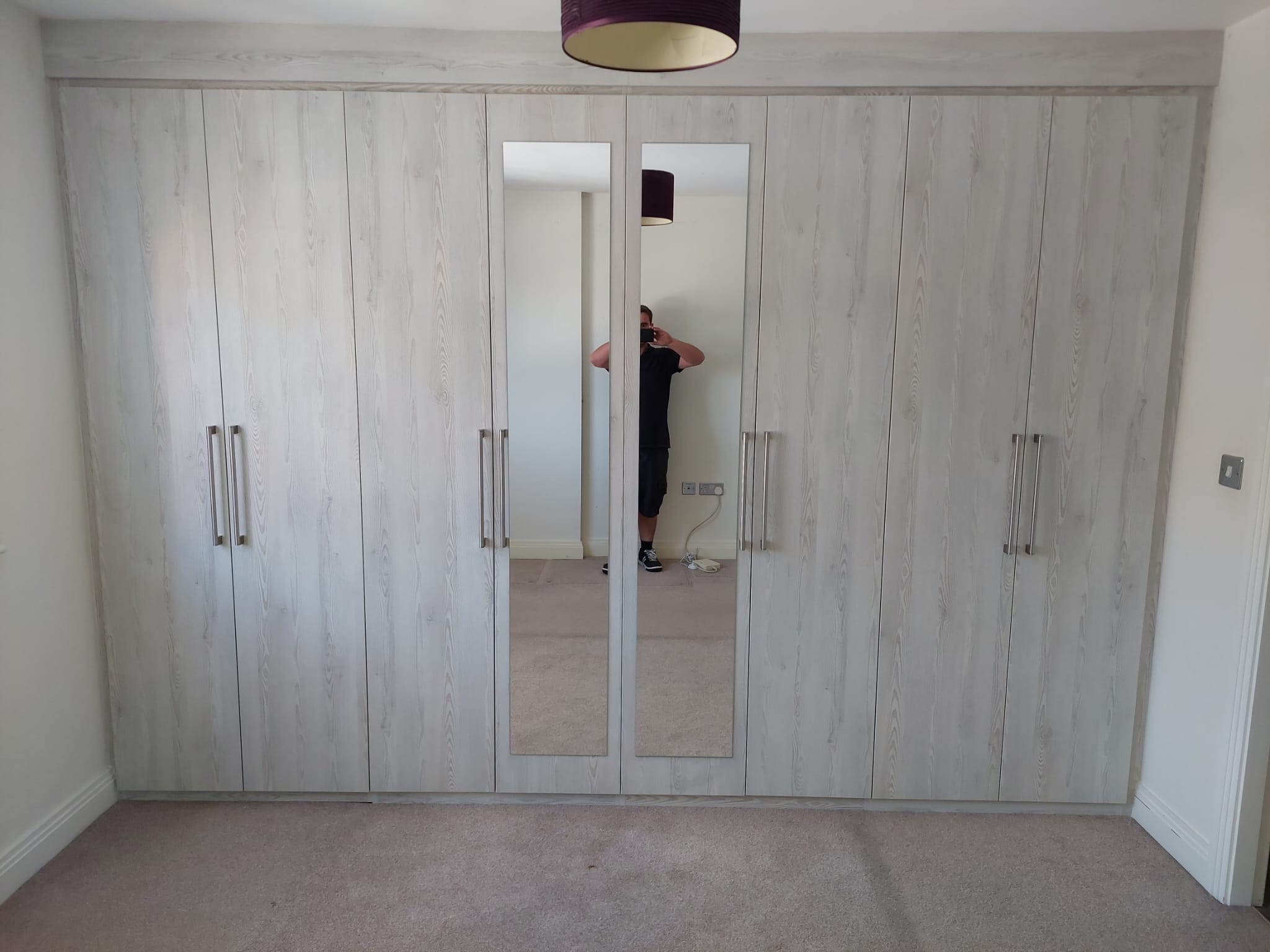 Fitted wardrobes with bespoke mirrors Fitted wardrobes with bespoke mirrors