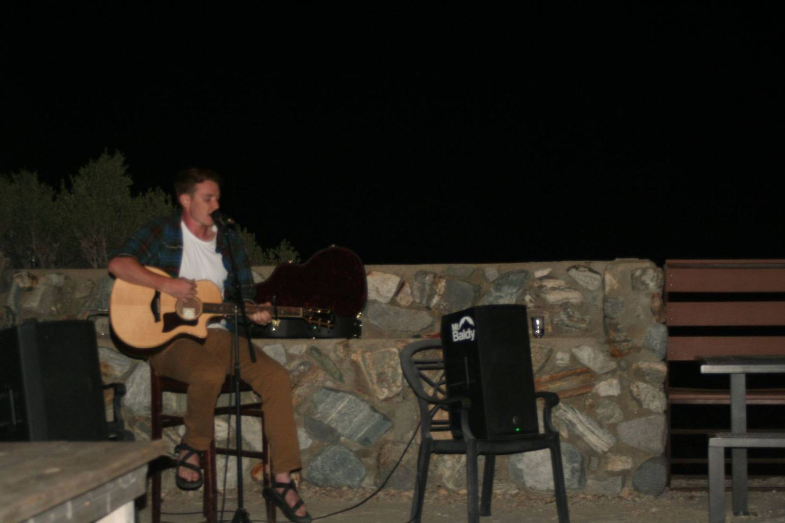 Acoustic set at night