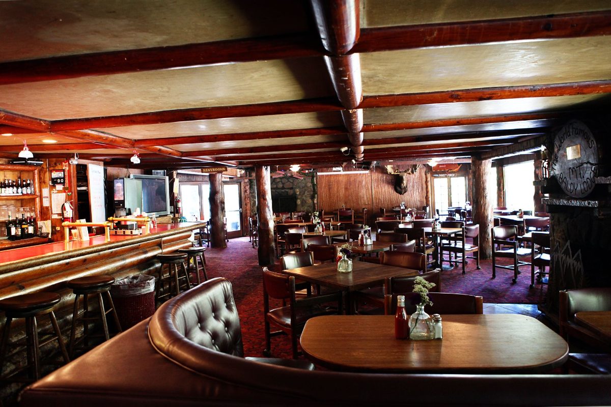 The Mt Baldy Lodge bar and dining room