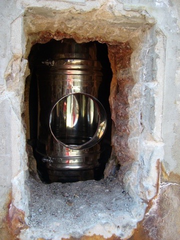Sanacija stambene zgrade Varaždin — montaža inox sustava s krova