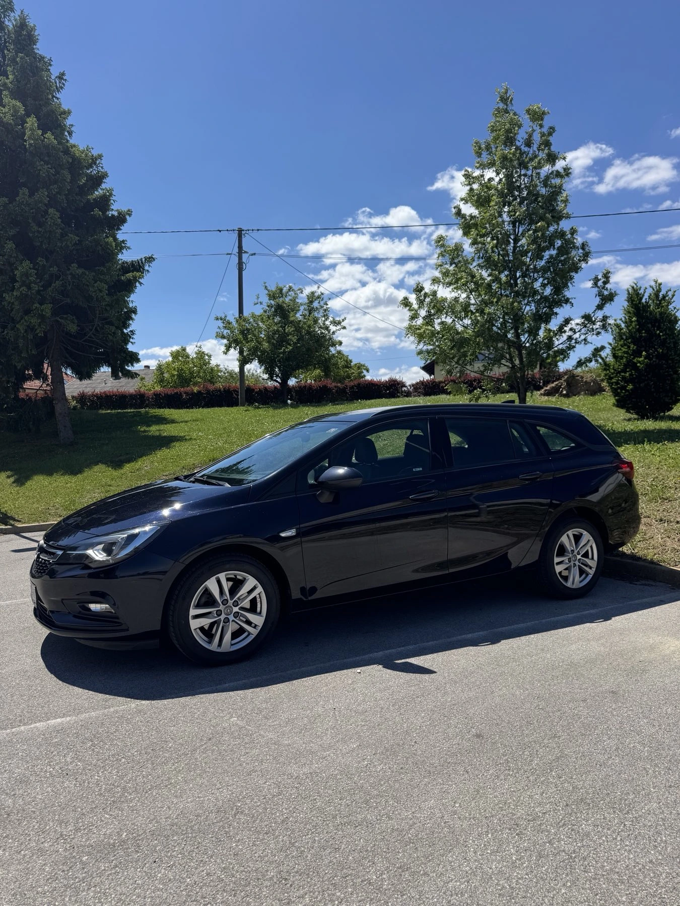 Rentigo rent-a-car Opel Astra Čakovec