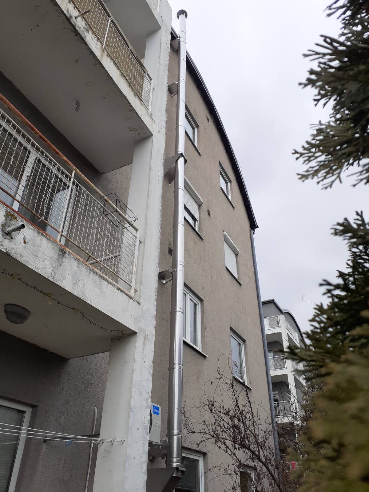 Stambena zgrada Čakovec — inox dimnjak za višestambeni objekt