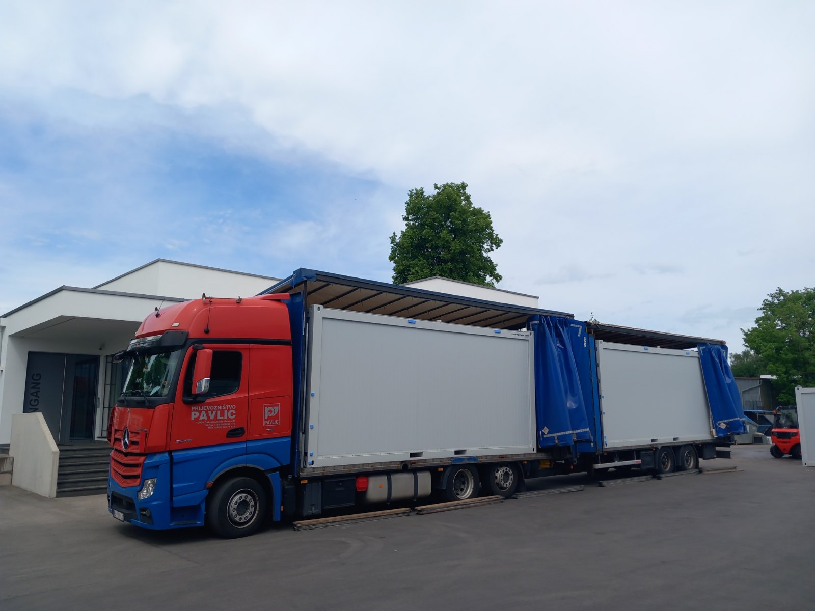 Transporti Pavlic — logistika na terenu