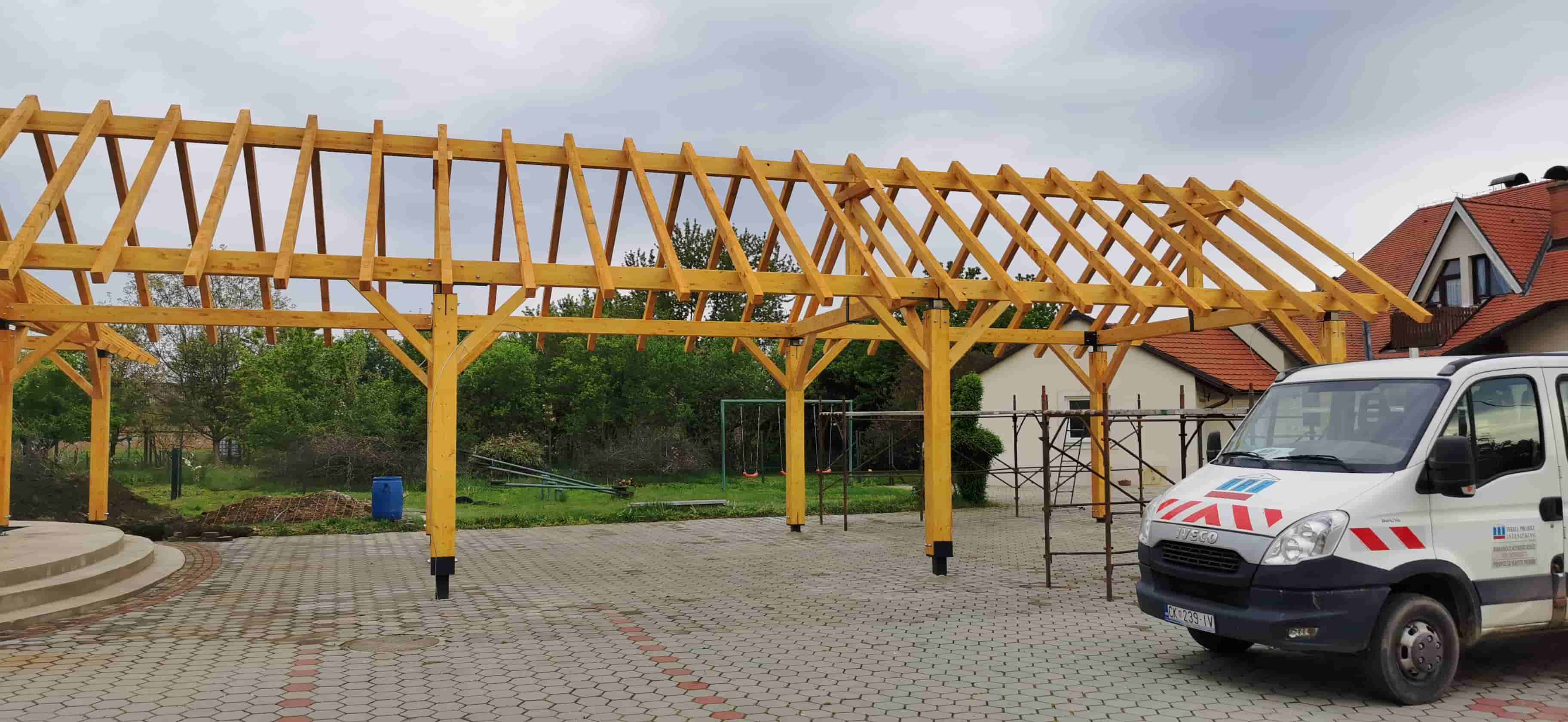 Drvena nadstrešnica — izvedba