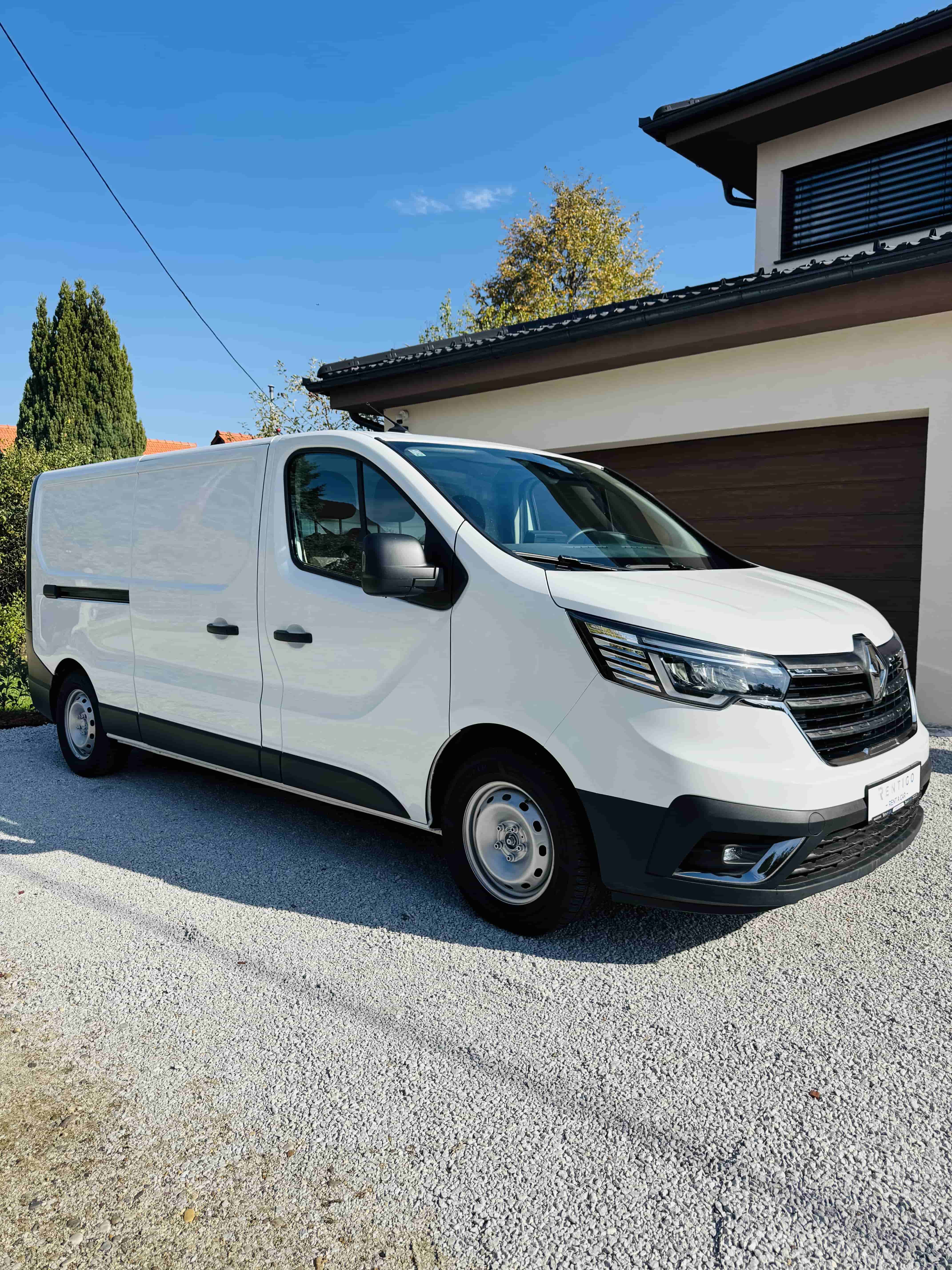 Renault Trafic — unutrašnjost