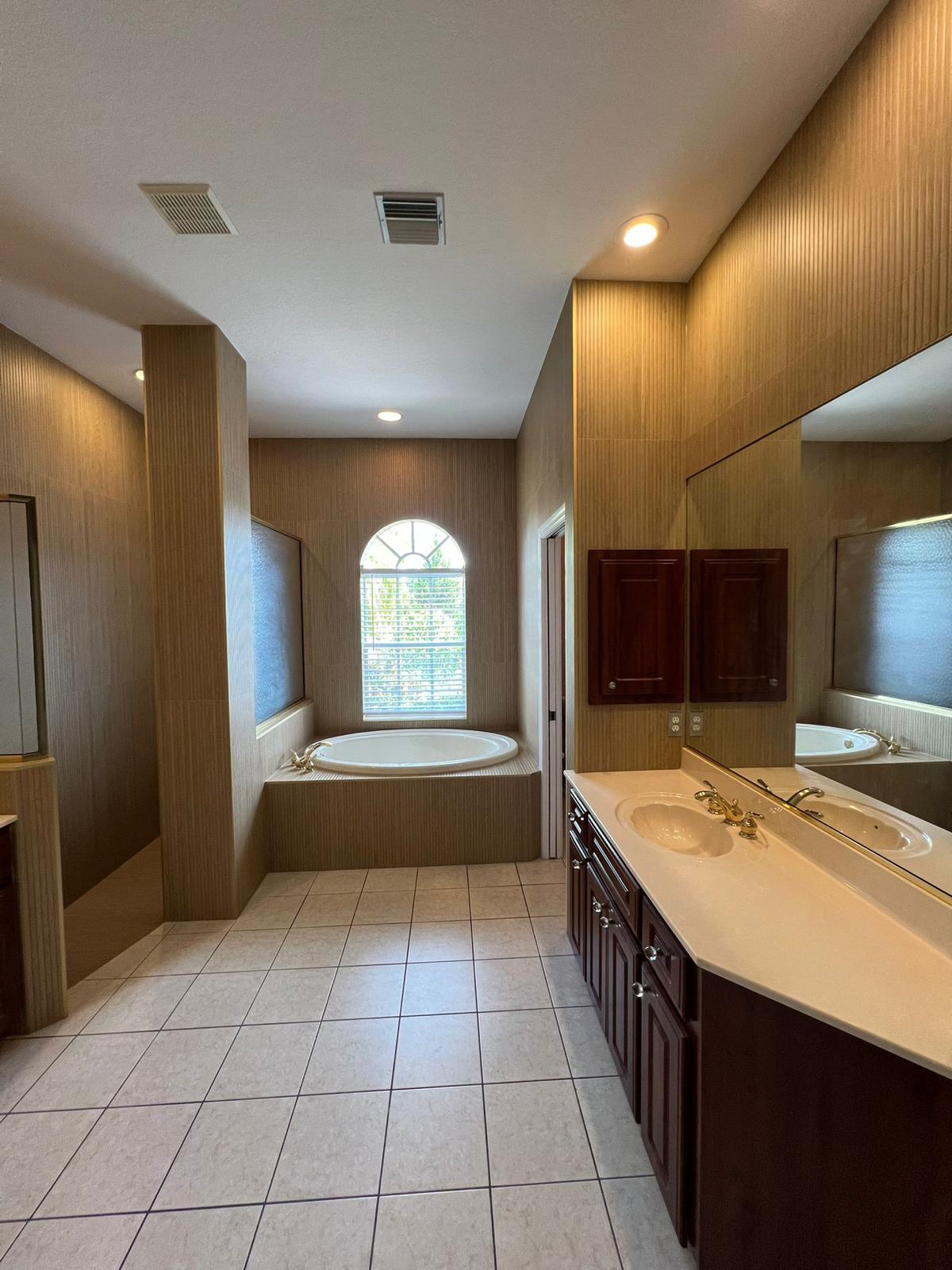 Lanin Tile - bathroom tile installation.