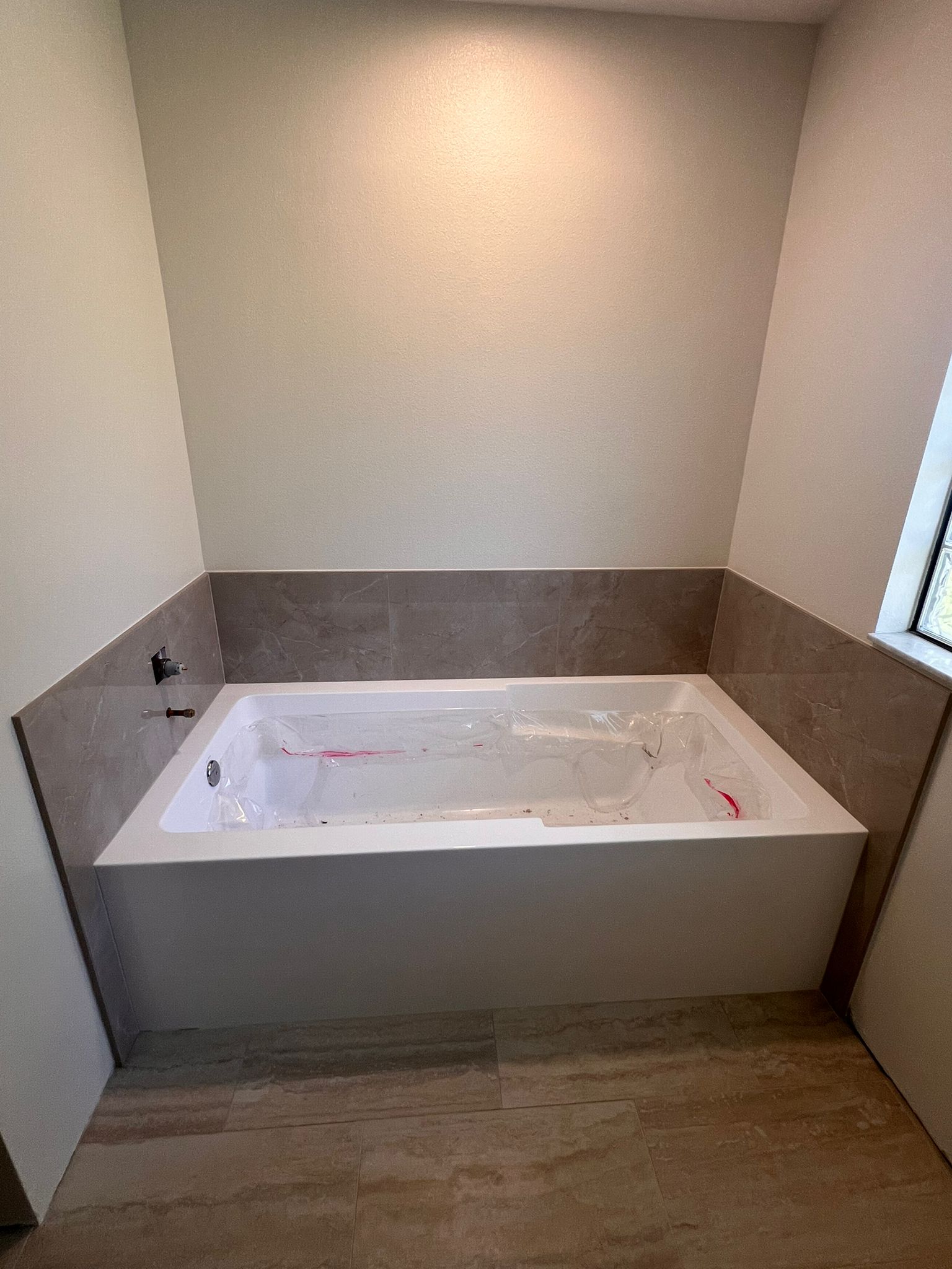 Lanin Tile - bathroom tile installation.