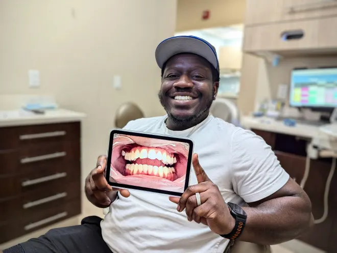 Promenade Invisalign patient smiling with his scan