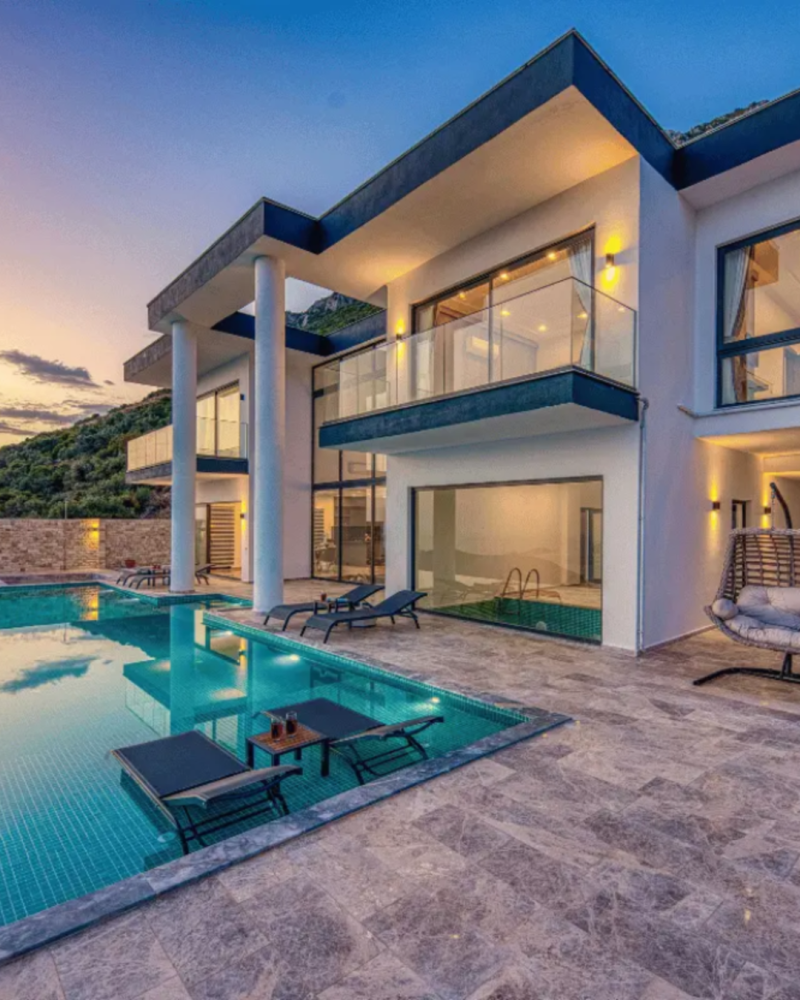 Blood is thicker than water in Texas real estate, where dynasties reign supreme Blood is thicker than water in Texas real estate, where dynasties reign supreme