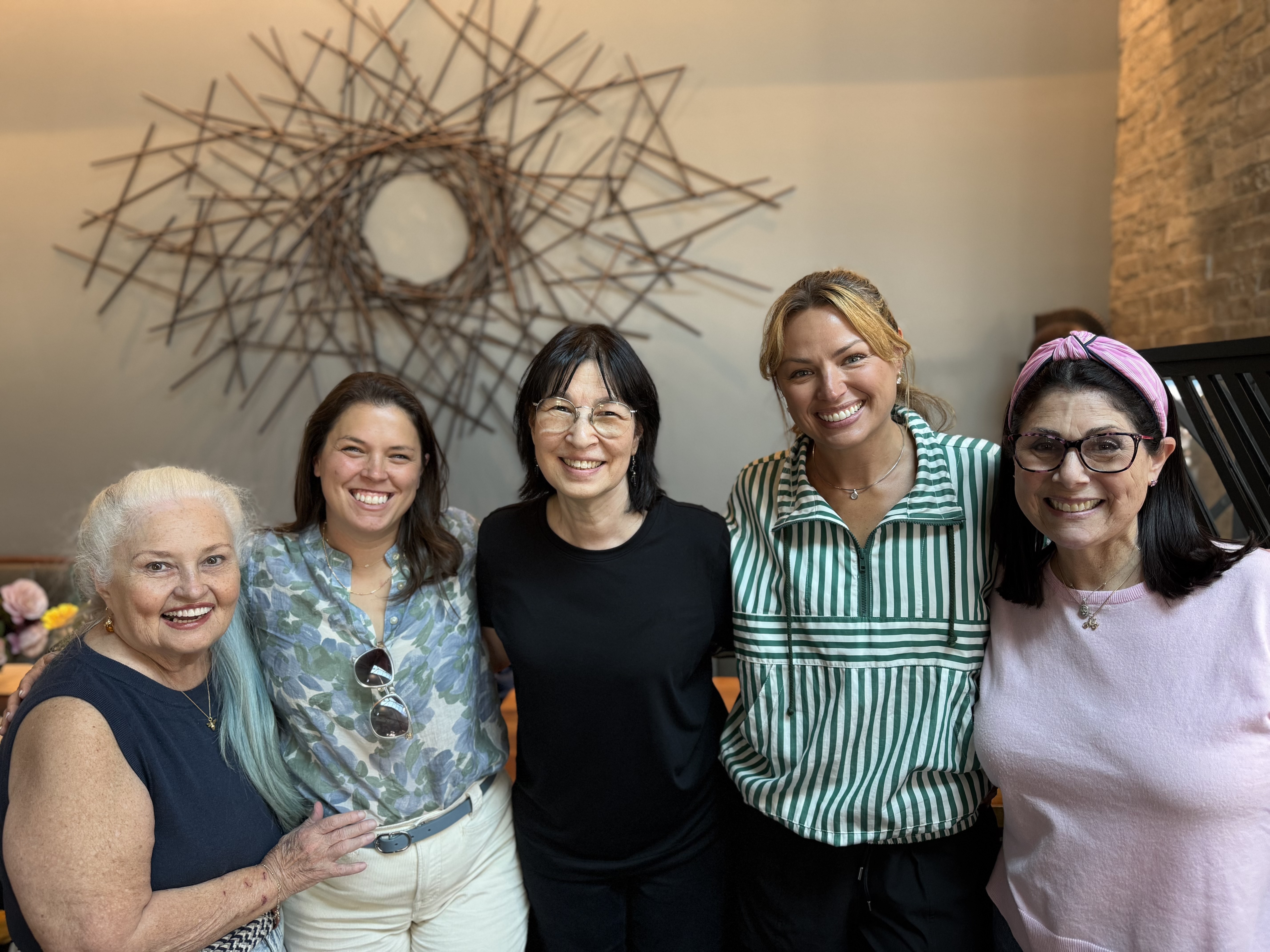 Katy Wells with the Clutter Cure Club community