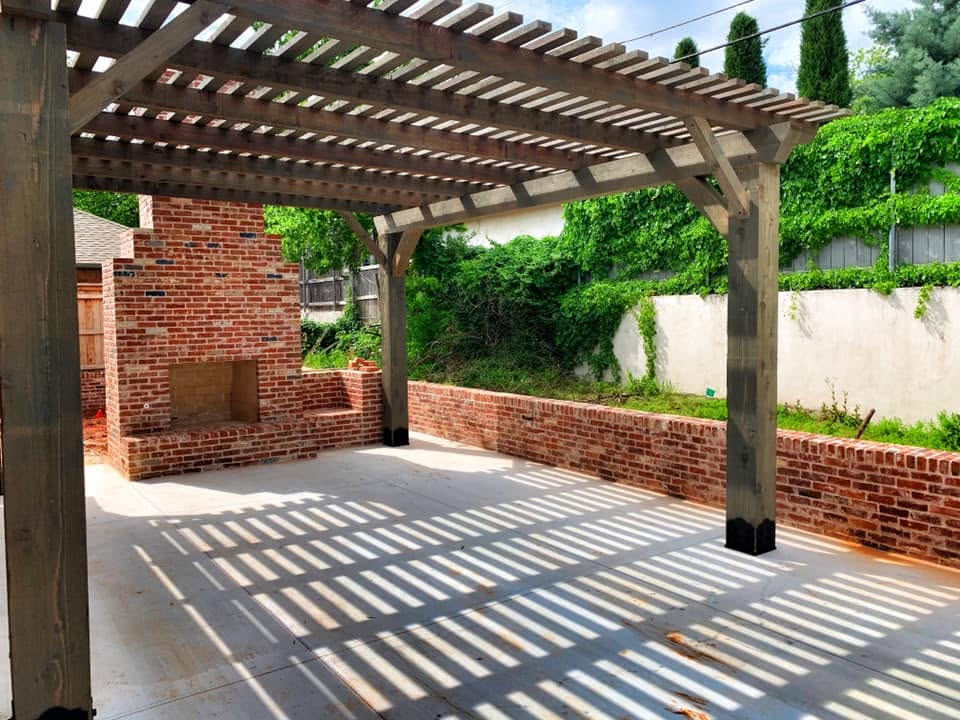 Custom deck and fencing by Prestige Pergolas in Oklahoma City OK