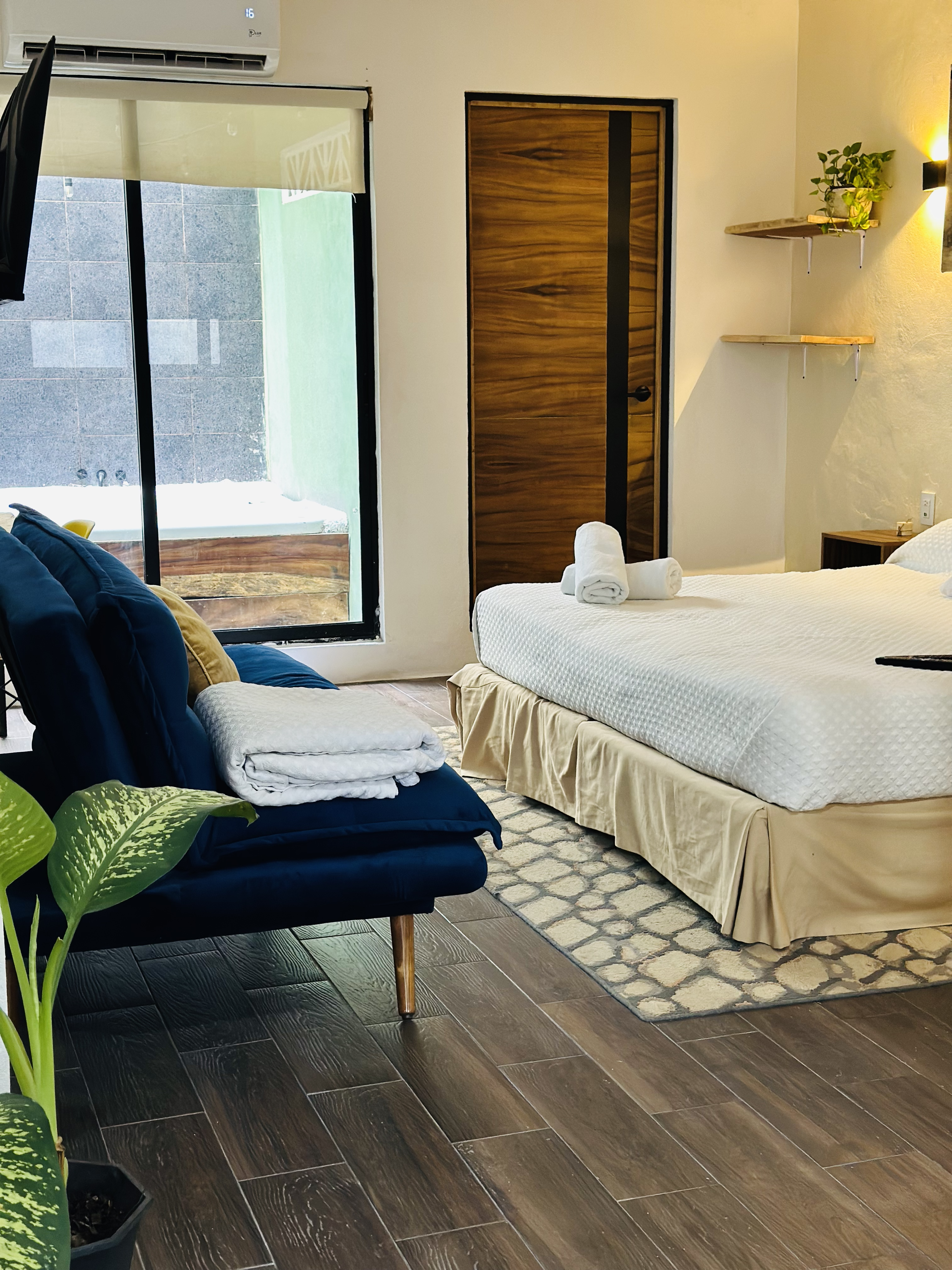 Estudio Arena – Almendras Cancùn - Fachada y jacuzzi exterior privado en Cancún