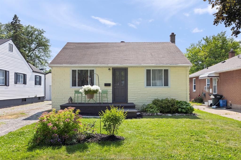 Novi's rental property