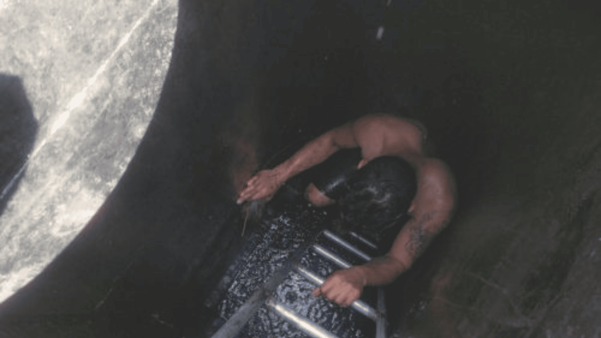 Metro Manila Main Sanitary Line Declogging and Cleaning