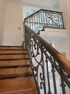 {{ custom_values.service_4 }} in {{custom_values.area_6})