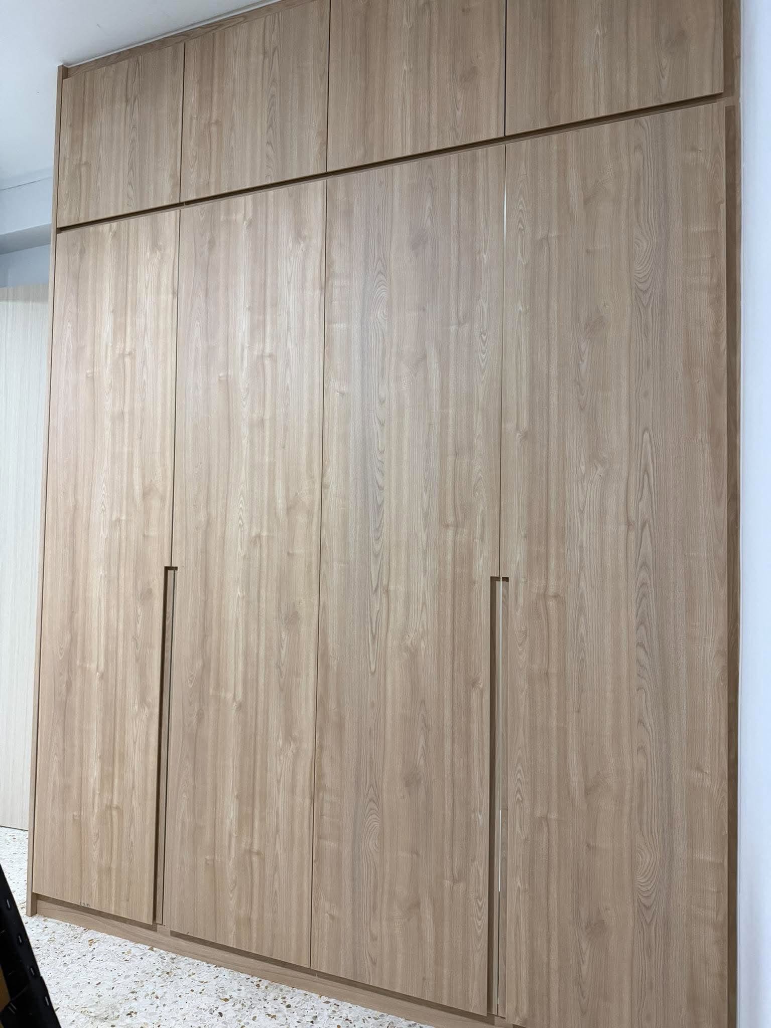 Door repair and rehanging in an HDB flat
