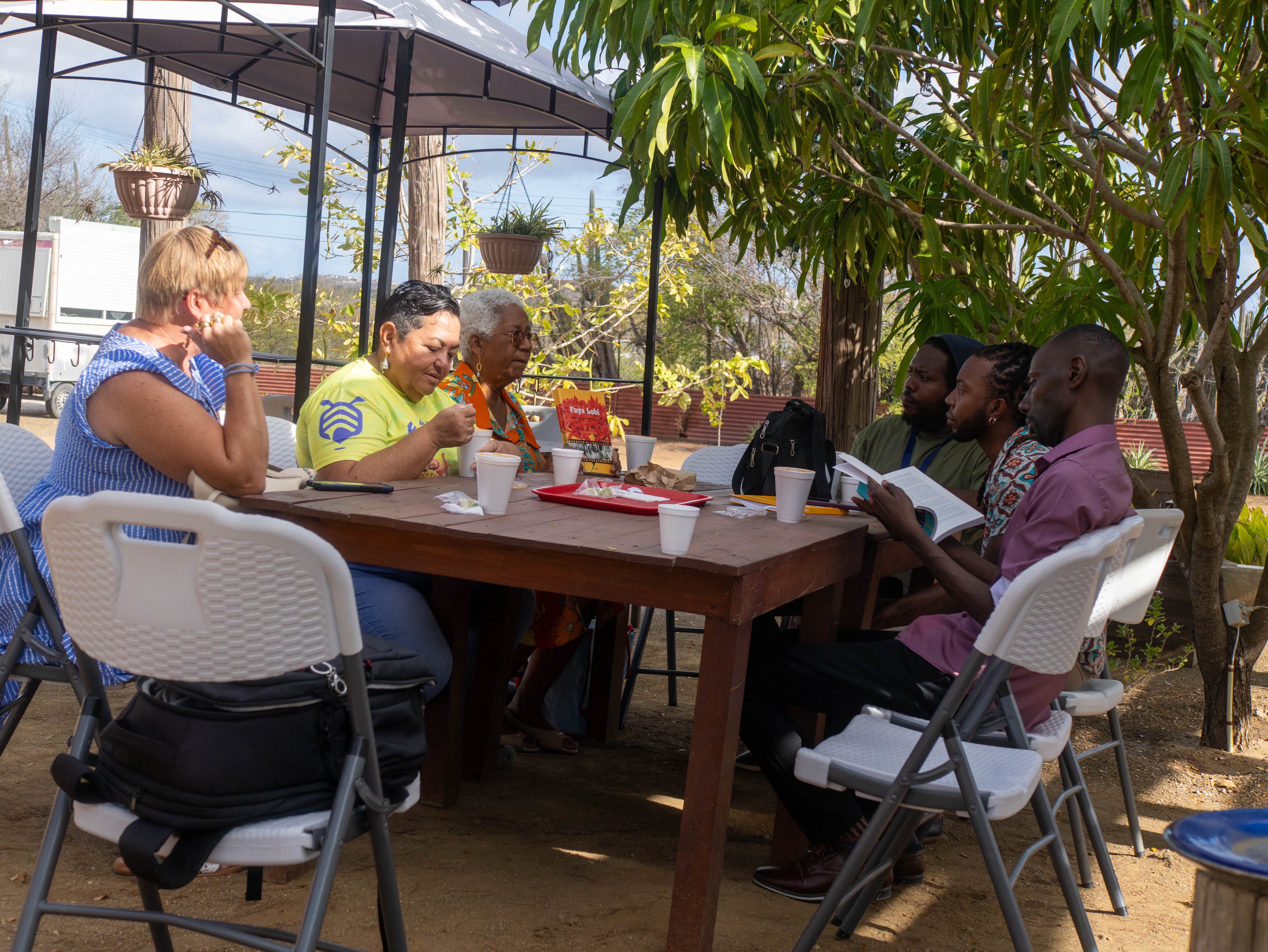 Open-air breakfast under the trees in Curaçao