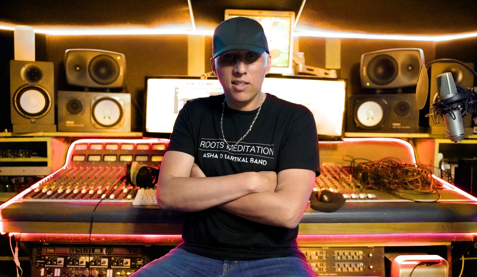 Asha D en régie au Studio AMTP