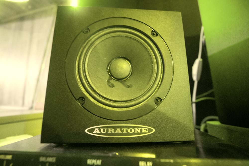 Enceinte de contrôle au Studio AMTP