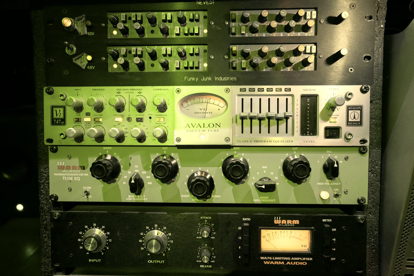 Rack de traitement analogique