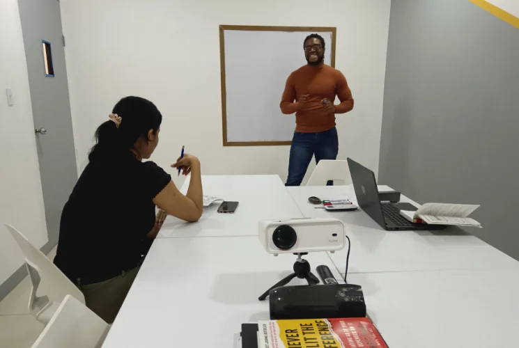 Área de estudio en Fluently Costa Verde