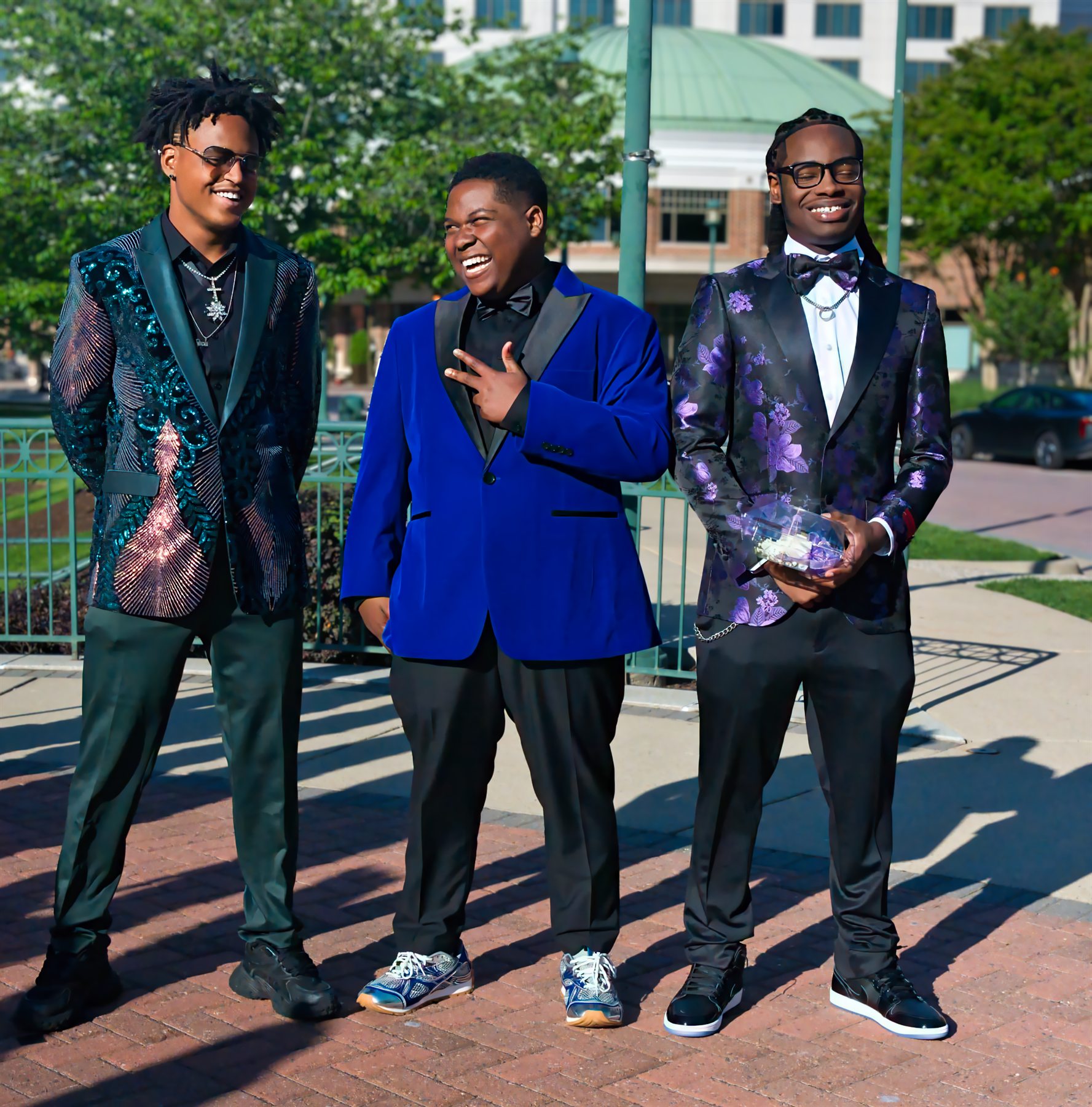 Prom group portrait by Dreamin Innovations and 757 Dream Lab Studio