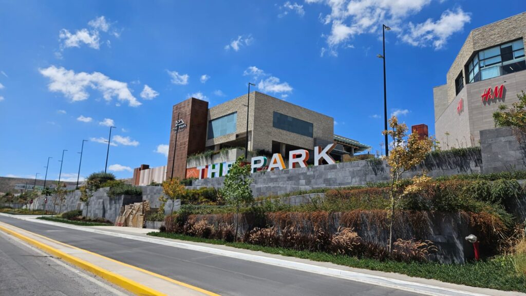 Plaza The Park