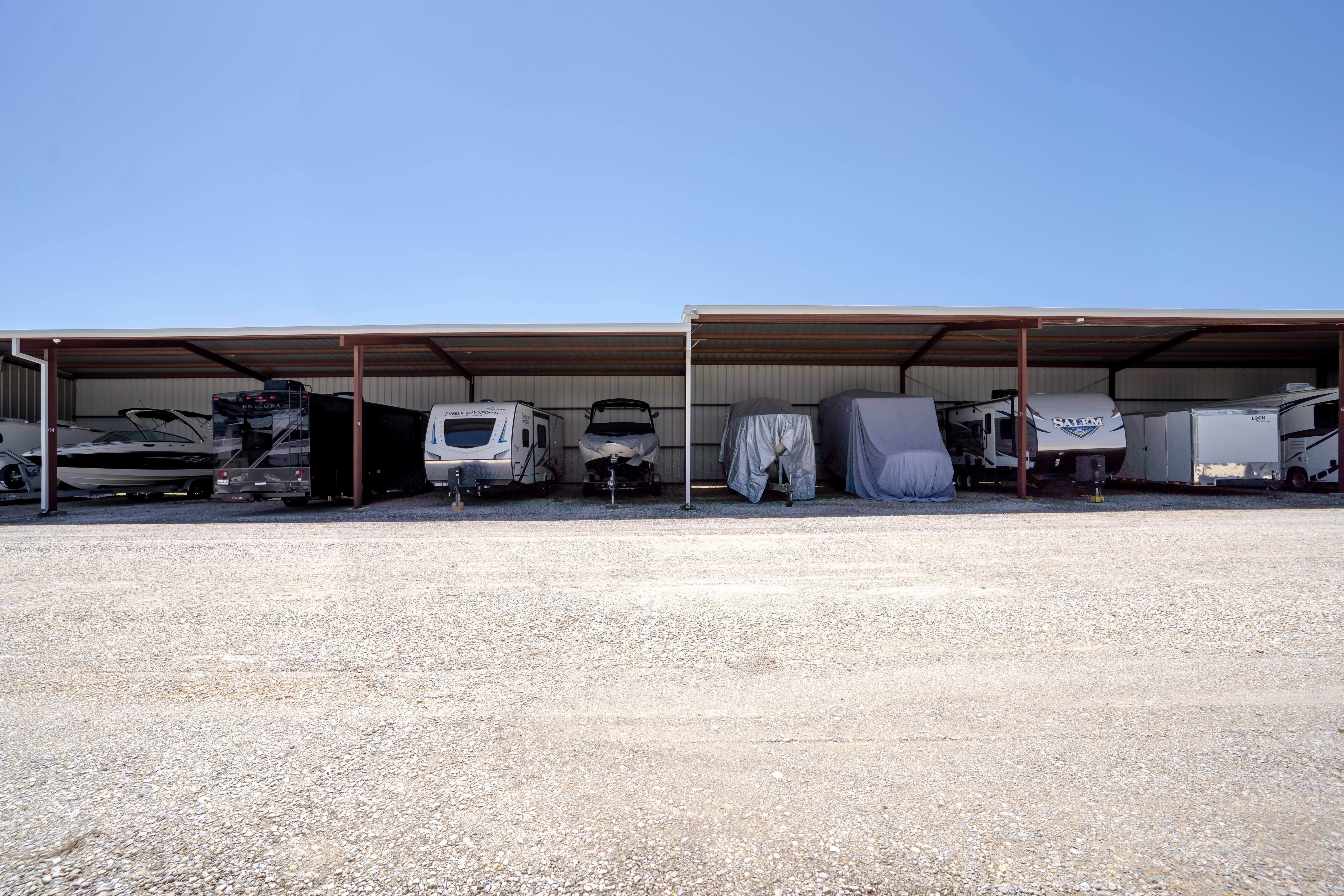 Covered 32.5ft Storage