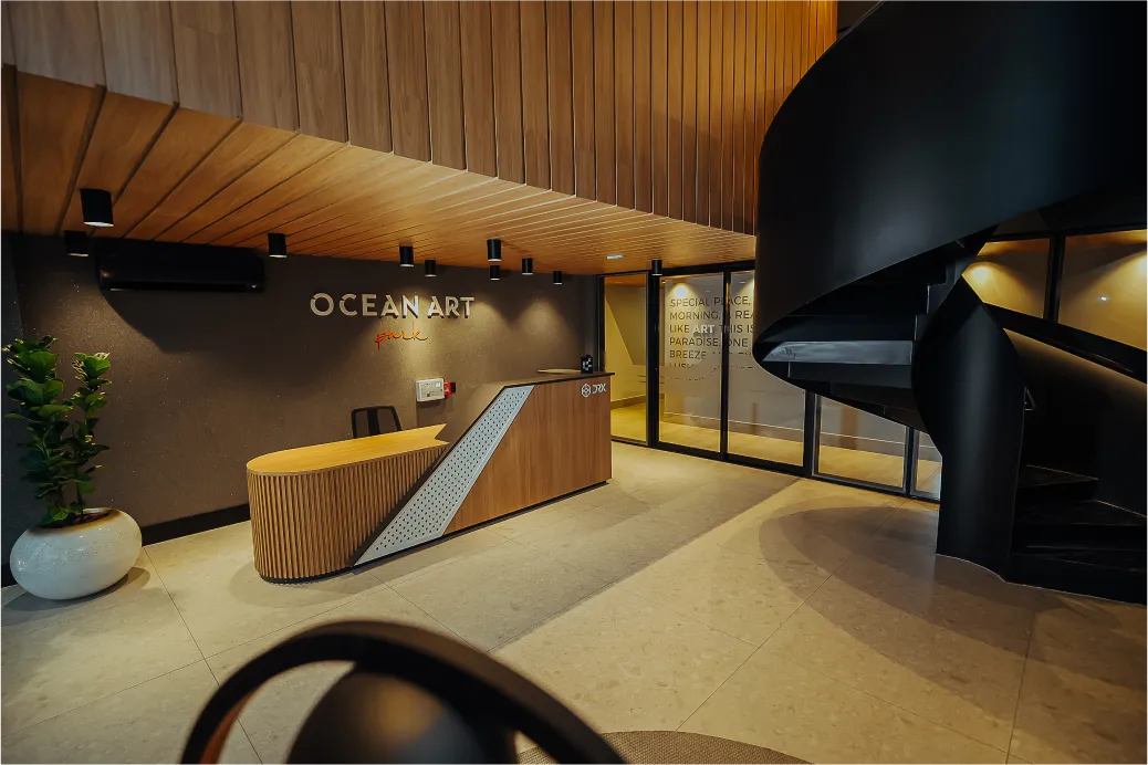 Lobby OCEAN ART com escada espiral