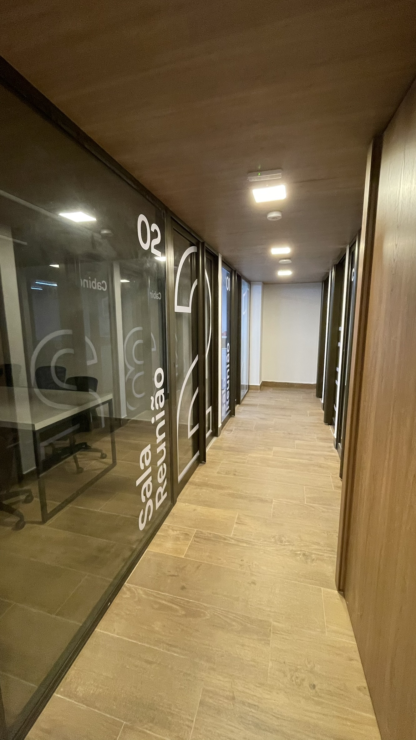 Coworking com salas de reunião
