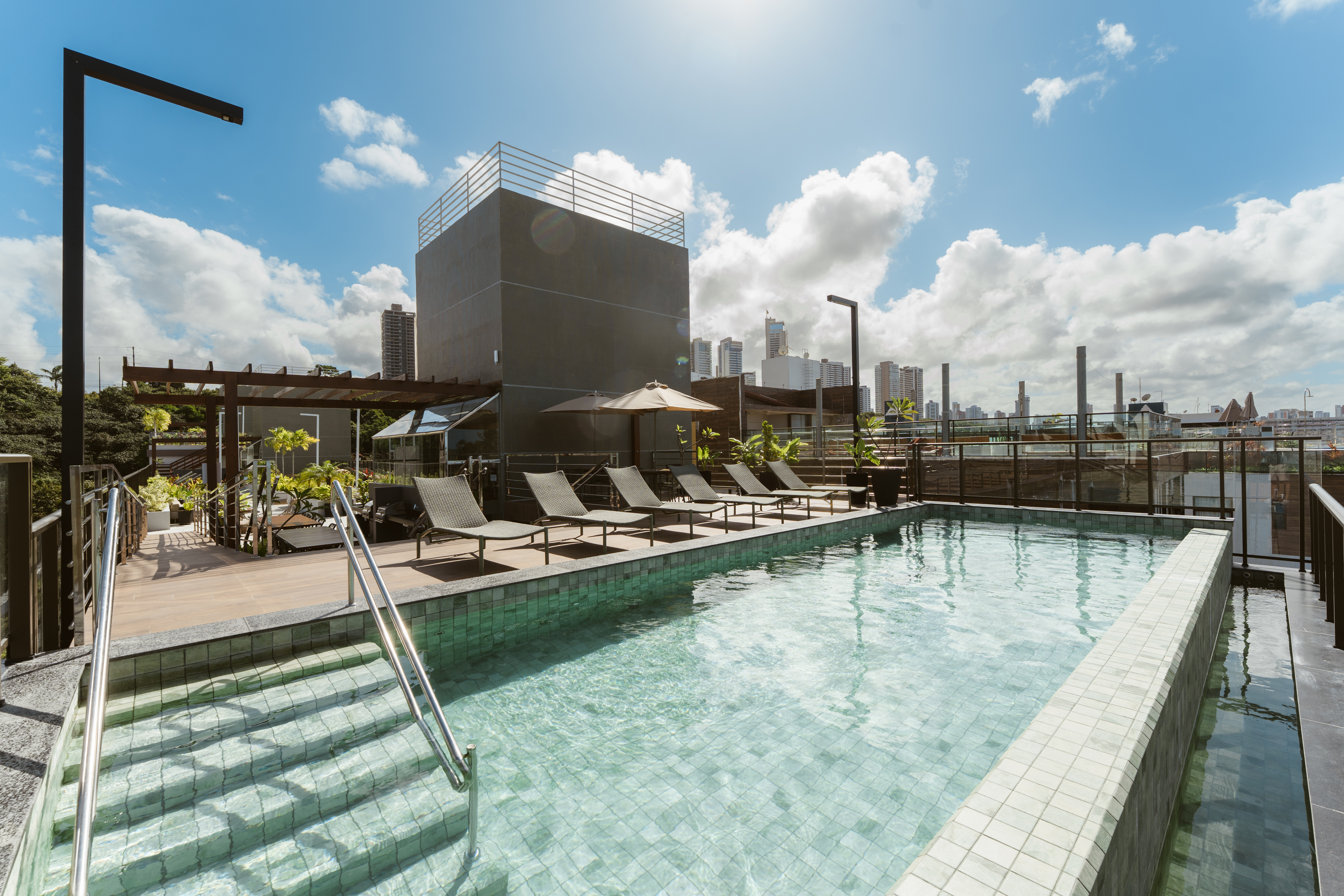 Piscina rooftop — Jardins Almare