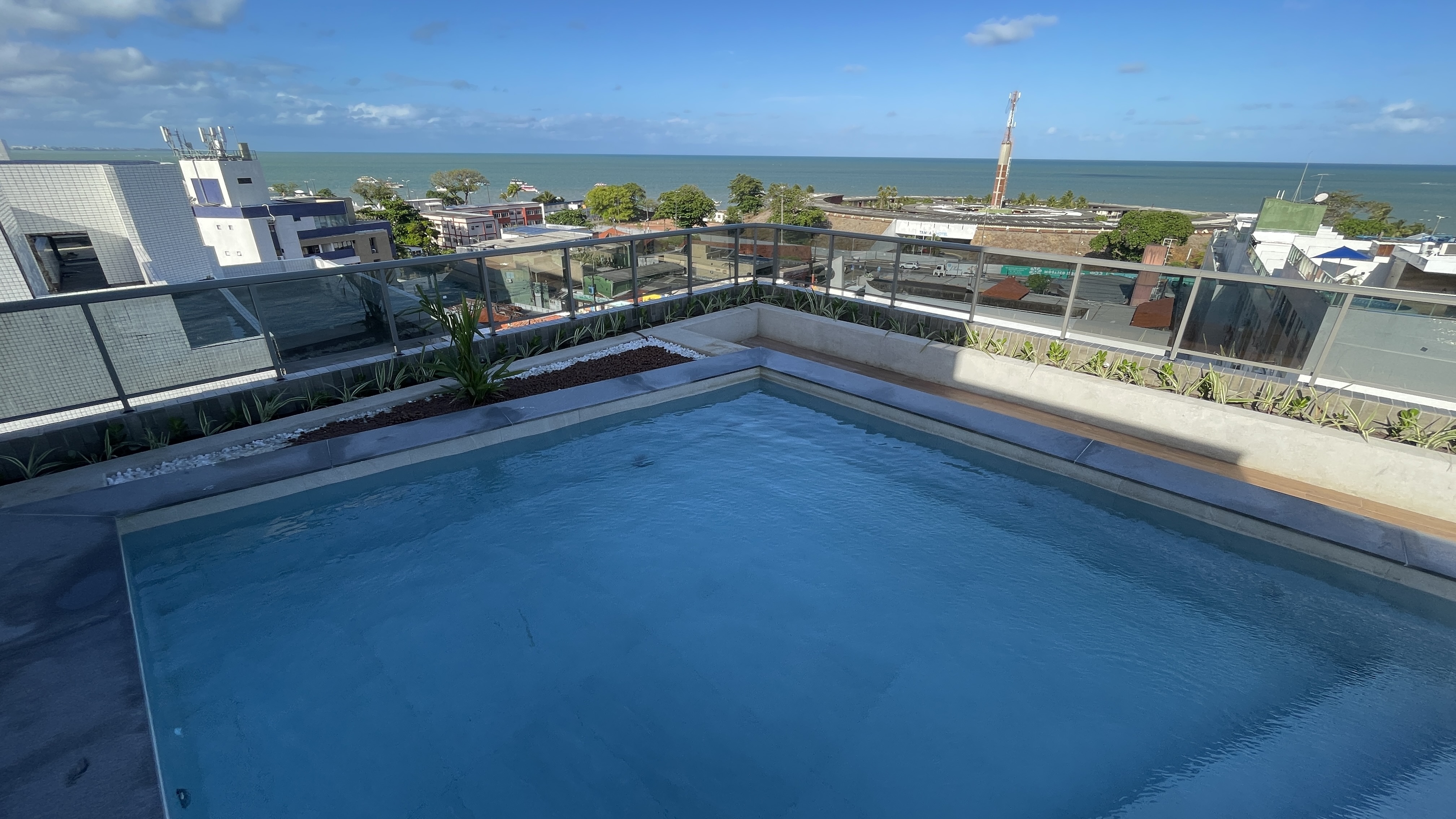 Piscina com vista para o mar — W Tambaú