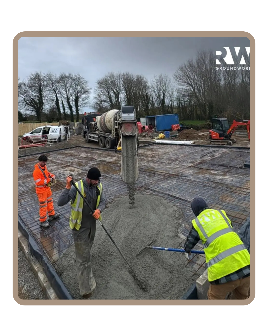 Excavator plant hire