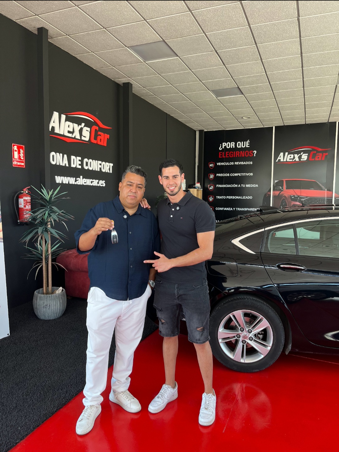 Cliente satisfecho en Alex's Car