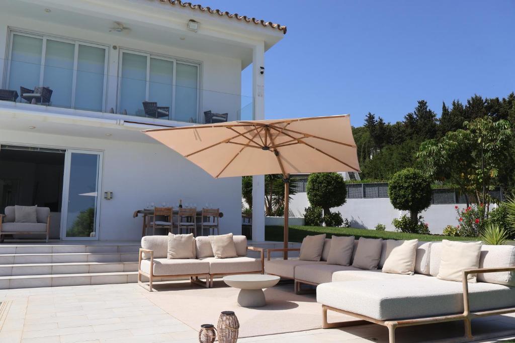 Villa met tuin en zwembad
