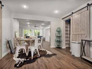 {{ custom_values.service_1 }} in {{custom_values.area_5})