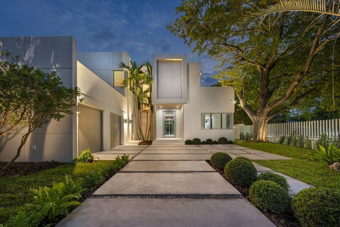 A home recently sold by Oakline