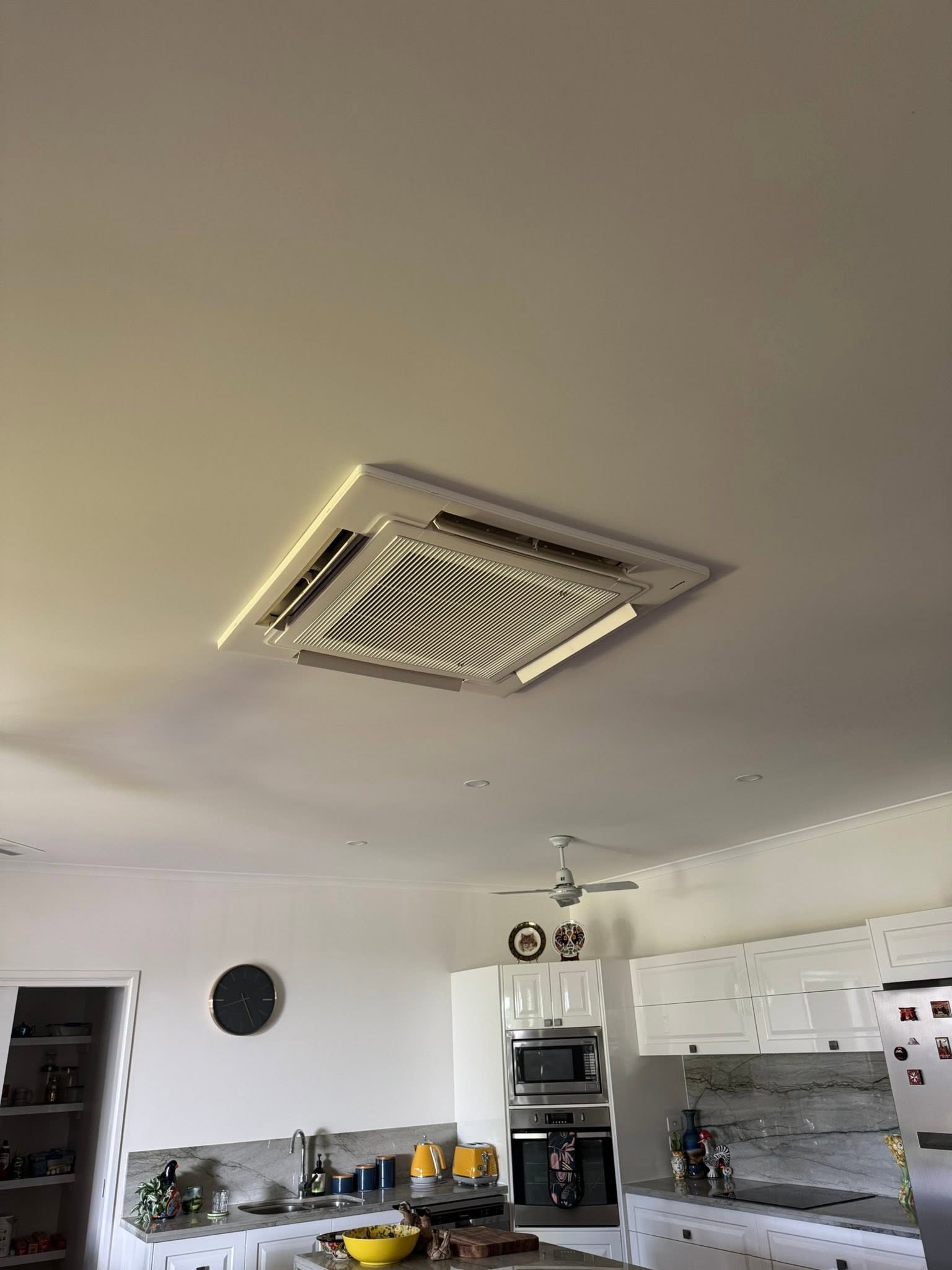 10kW Ceiling Cassette Changeover photo 4