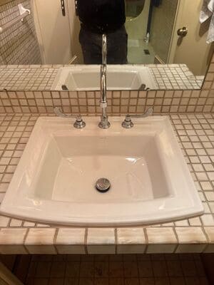 {{ custom_values.service_4 }} in {{custom_values.area_5})