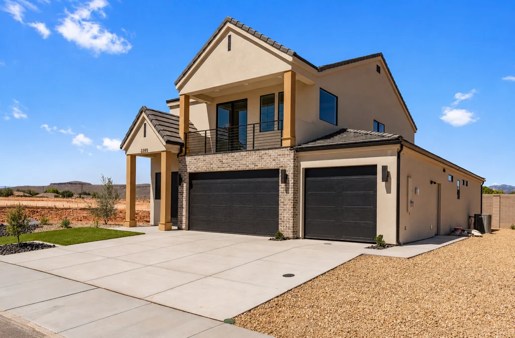 Marigold home at Pioneer Pointe, photographed from the front corner