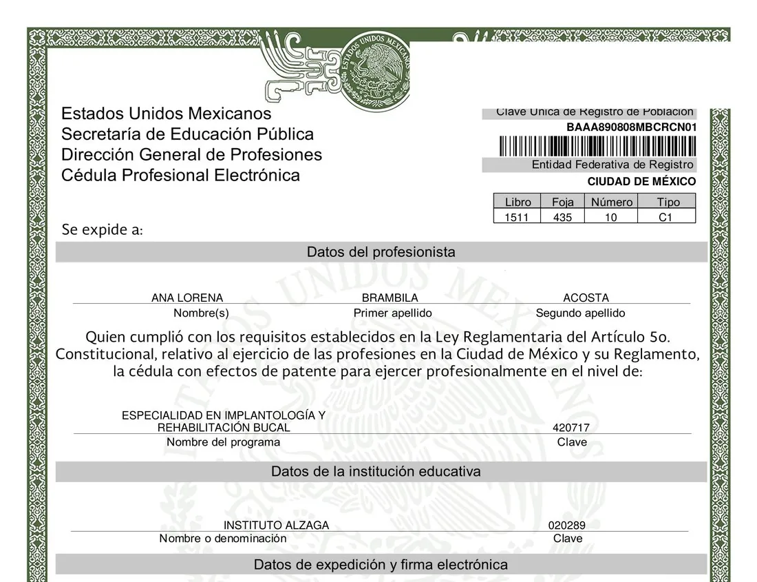 Cédula profesional de especialidad en Implantología y Rehabilitación Bucal de la Dra. Ana Brambila, expedida por la Secretaría de Educación Pública