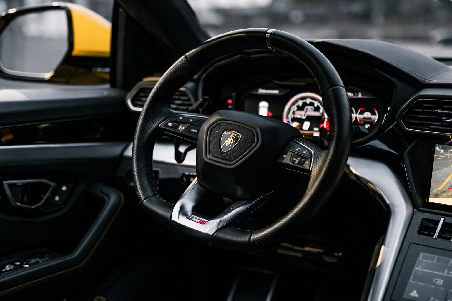 Lamborghini Urus Yellow