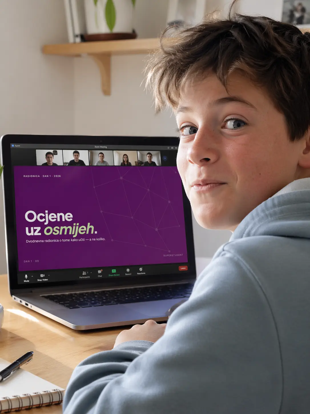 Sretno dijete koje uči kroz Super učenje metodu
