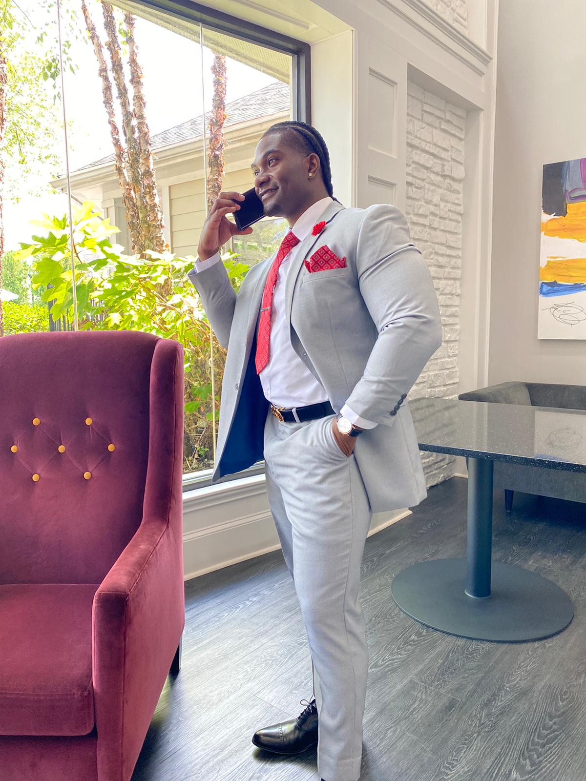 DeMark Davis with trading screens