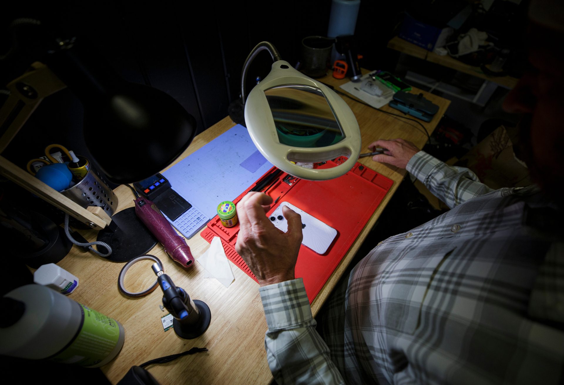 Device repair workbench setup at Redding Smart Repair in Redding, CA