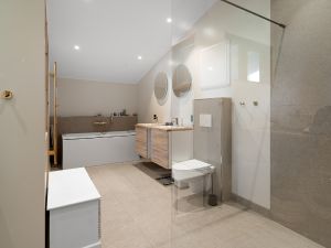 {{ custom_values.service_3 }} in {{custom_values.area_2})