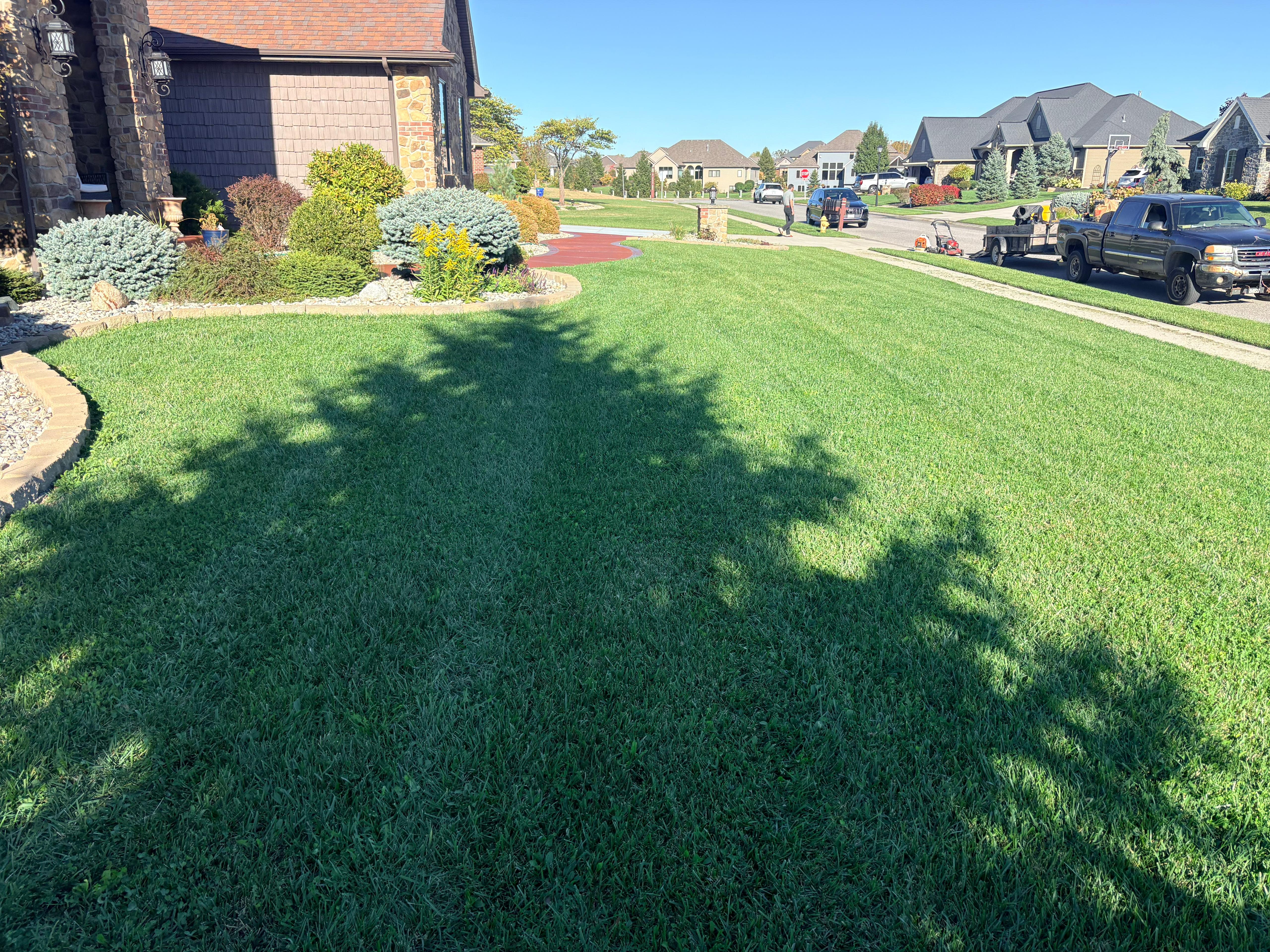 Fincher's lawn service photo 4