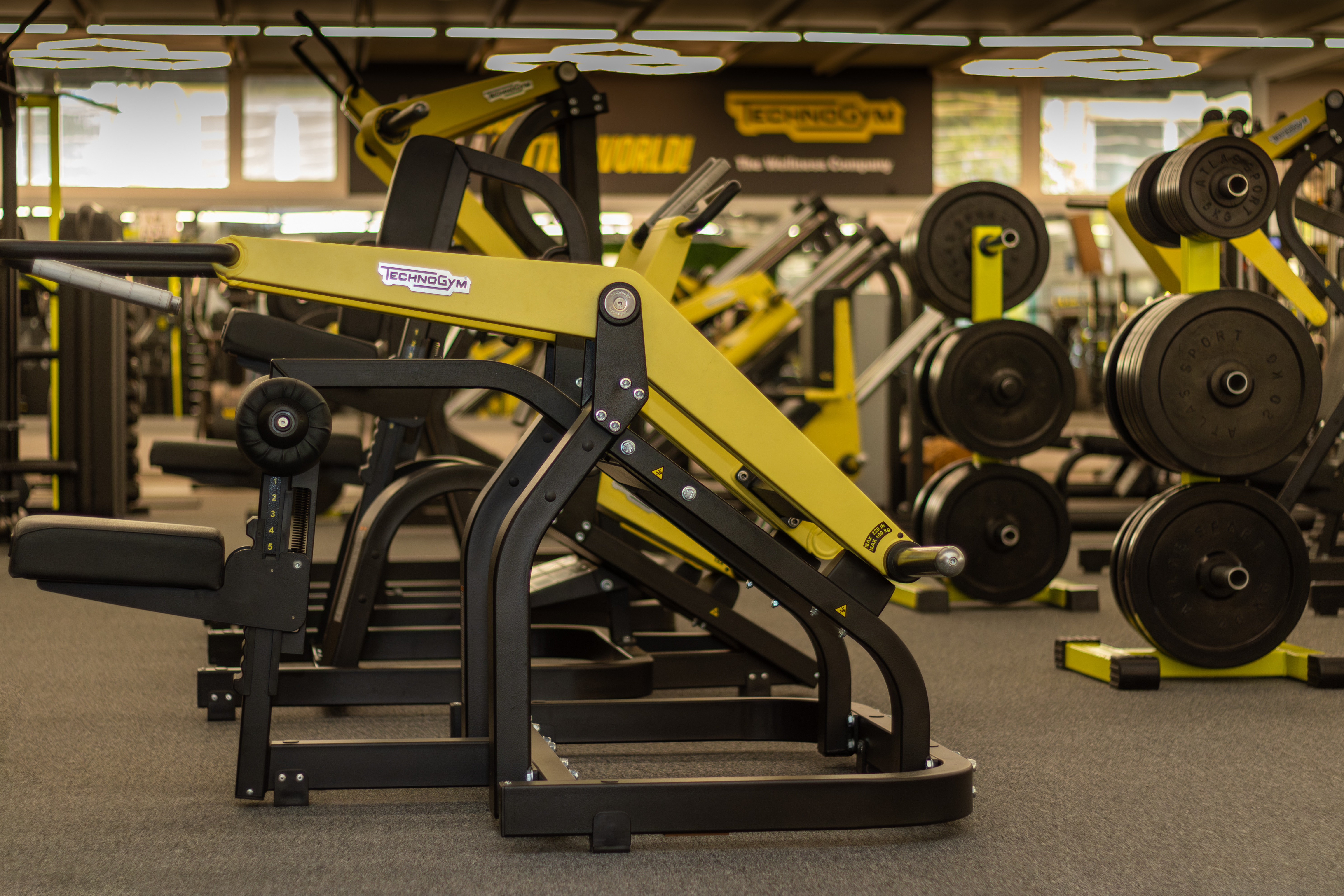 A LevelOne Fitness modern edzőtere Kiskunhalason