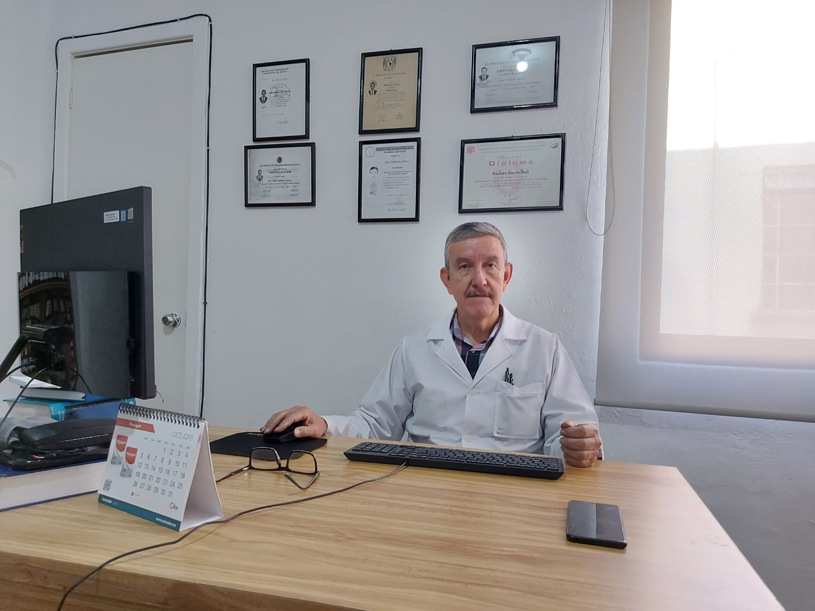 Dr. Raúl Gándara García - Médico especialista en Homeopatía y Acupuntura